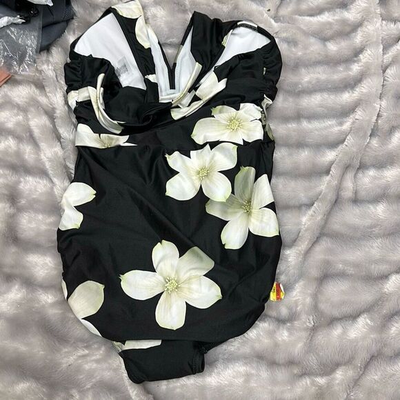 Lauren Ralph Lauren Swim suit size 6 - Picture 2 of 2